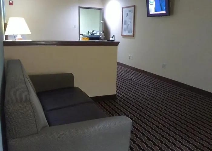 Expo Hotel 2*